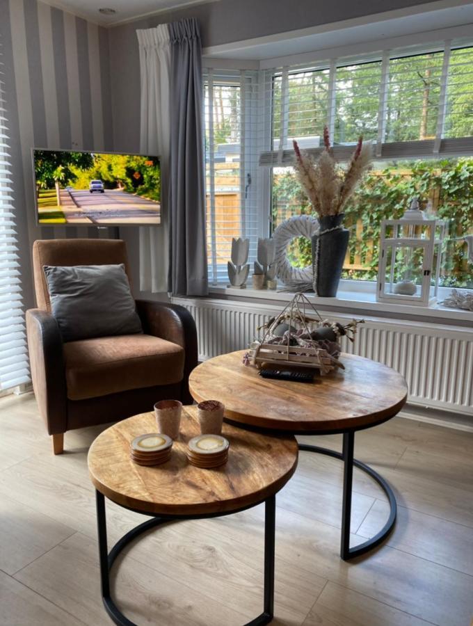 Luxe Chalet Met Prachtig Terras Op De Veluwe , Veel Privacy Hoenderloo Zewnętrze zdjęcie