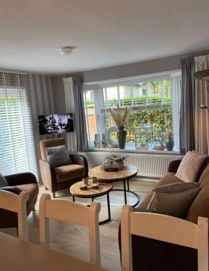 Luxe Chalet Met Prachtig Terras Op De Veluwe , Veel Privacy Hoenderloo Zewnętrze zdjęcie