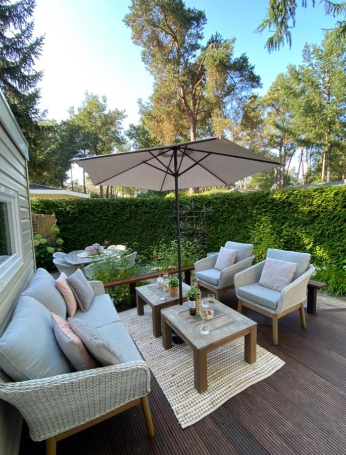 Luxe Chalet Met Prachtig Terras Op De Veluwe , Veel Privacy Hoenderloo Zewnętrze zdjęcie