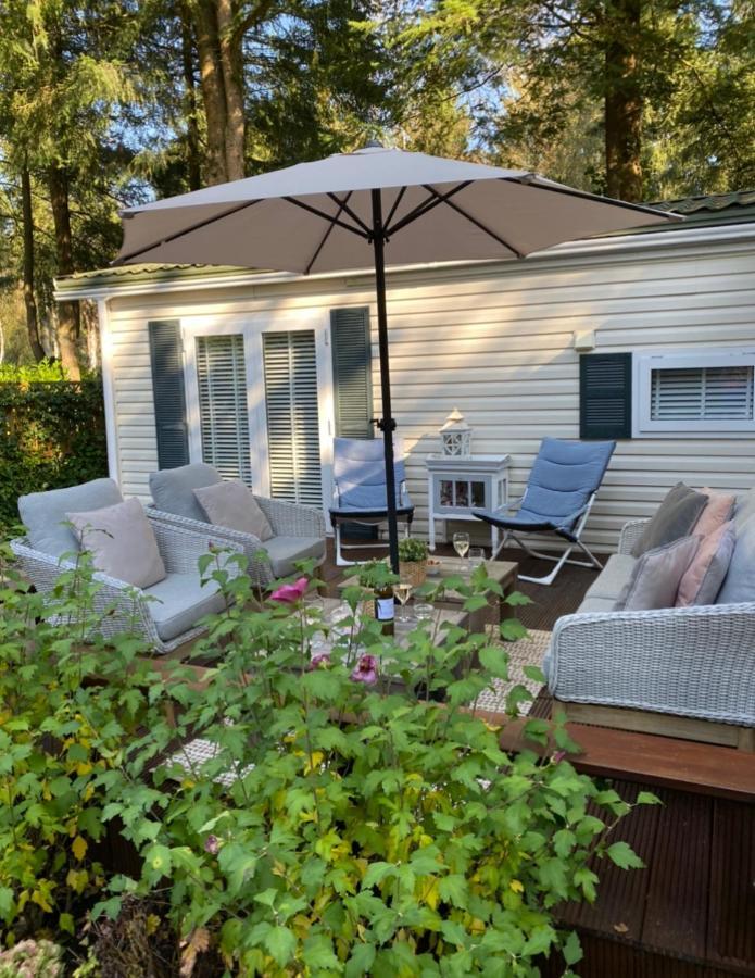 Luxe Chalet Met Prachtig Terras Op De Veluwe , Veel Privacy Hoenderloo Zewnętrze zdjęcie
