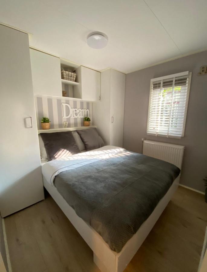 Luxe Chalet Met Prachtig Terras Op De Veluwe , Veel Privacy Hoenderloo Zewnętrze zdjęcie